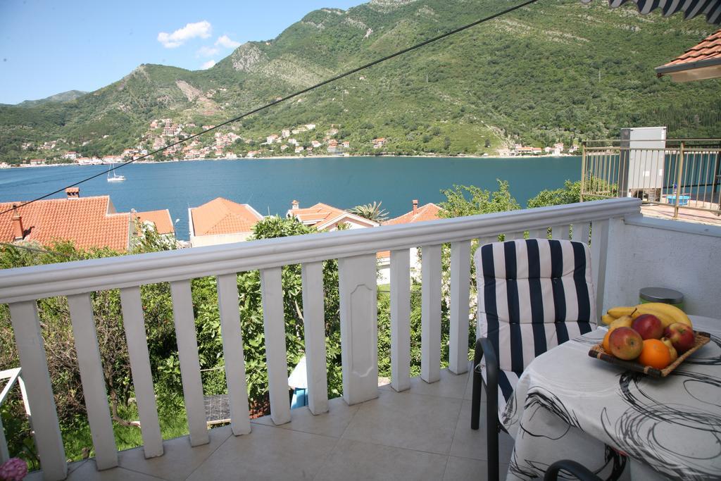 Apartments Oasis Tivat Bagian luar foto